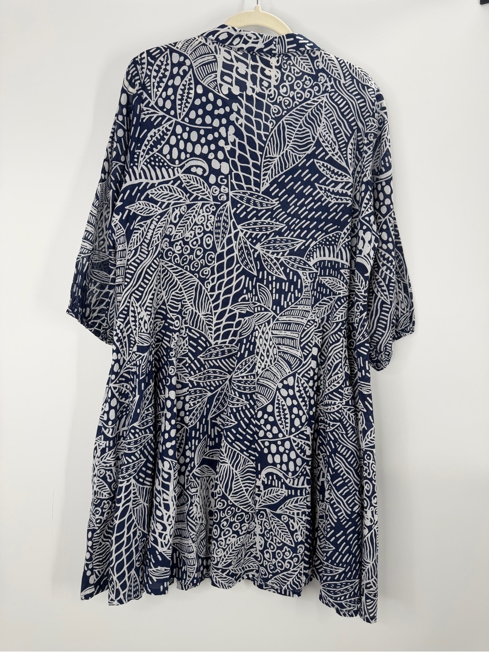 Orientique Navy and White Abstract Floral Lightweight Organic Cotton Dress Large - Picture 4 of 6